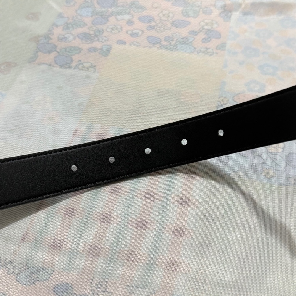 Gucci Black Leather Belt with Gold Double G Logo - Picture 6 of 8